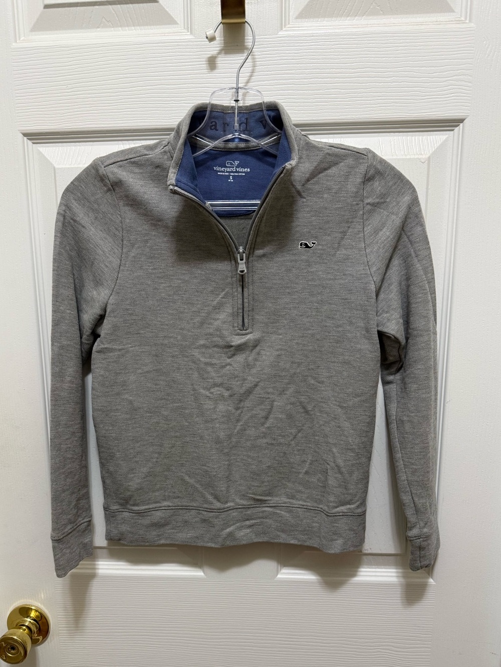 Vineyard Vines Boys Light Gray Quarter zip Pullover Sweater. Small